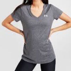 Under Armour size small gray semi fitted v neck heat gear short sleeve tee